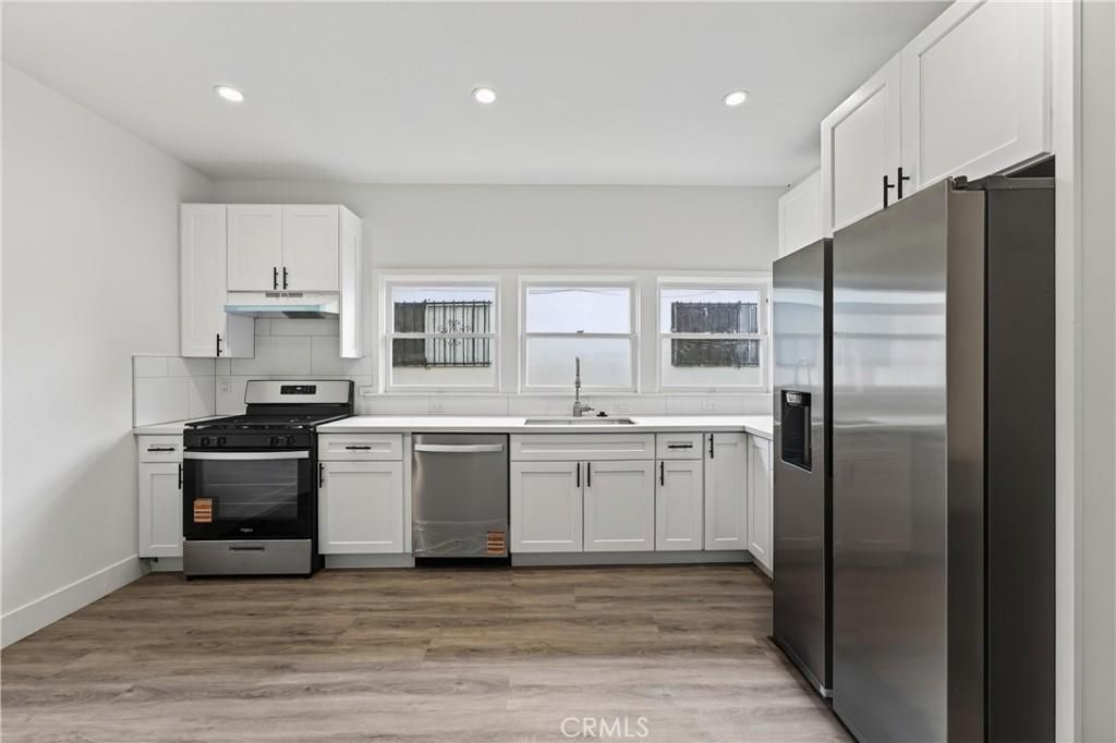 MLS #OC25266317 image #0