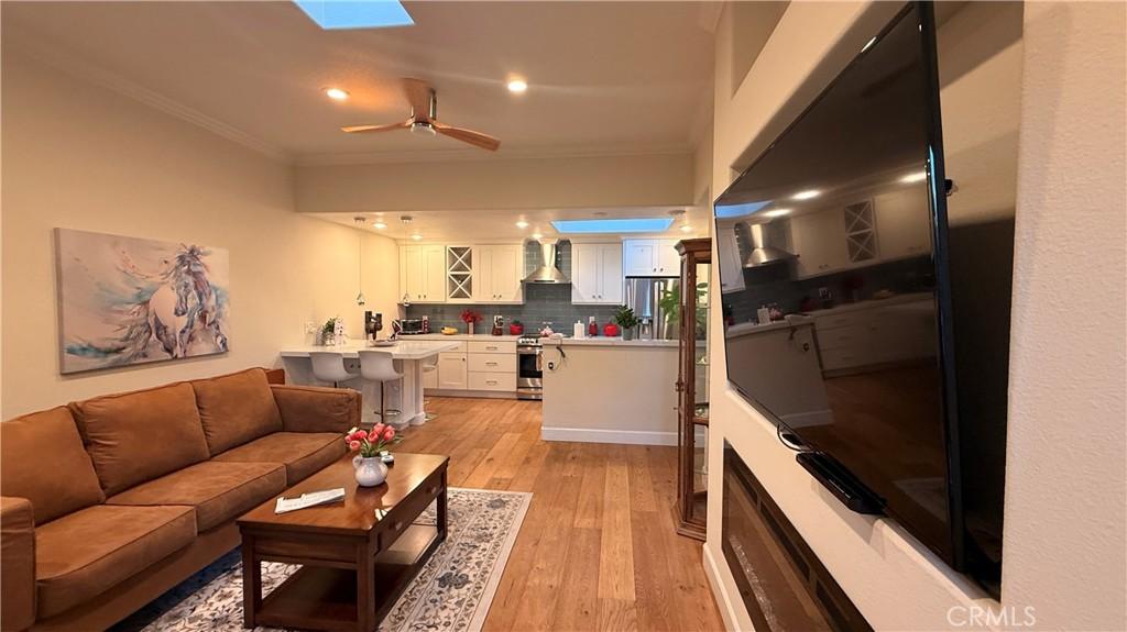 MLS #OC25266334 image #0