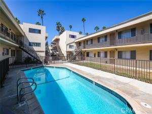 MLS #OC25266563 image #0