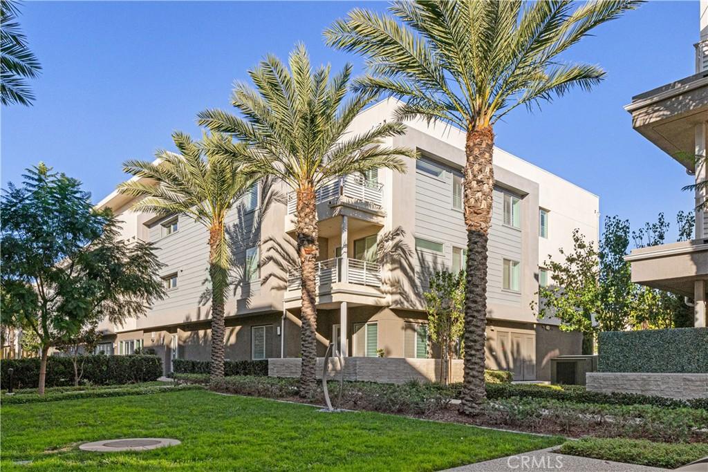 MLS #OC25266626 image #0