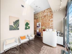 MLS #OC25266632 img 0