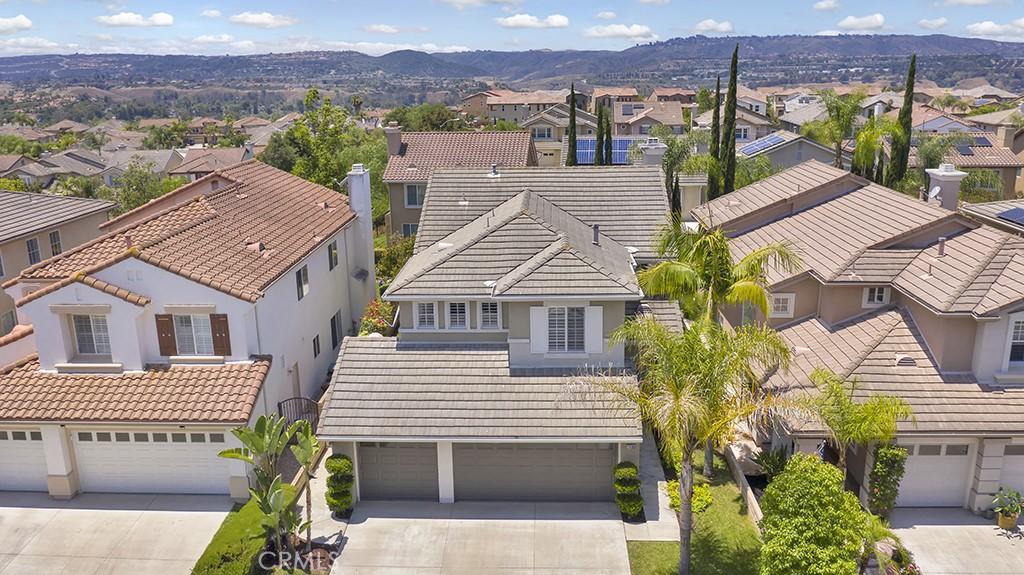 MLS #OC25266736 image #0