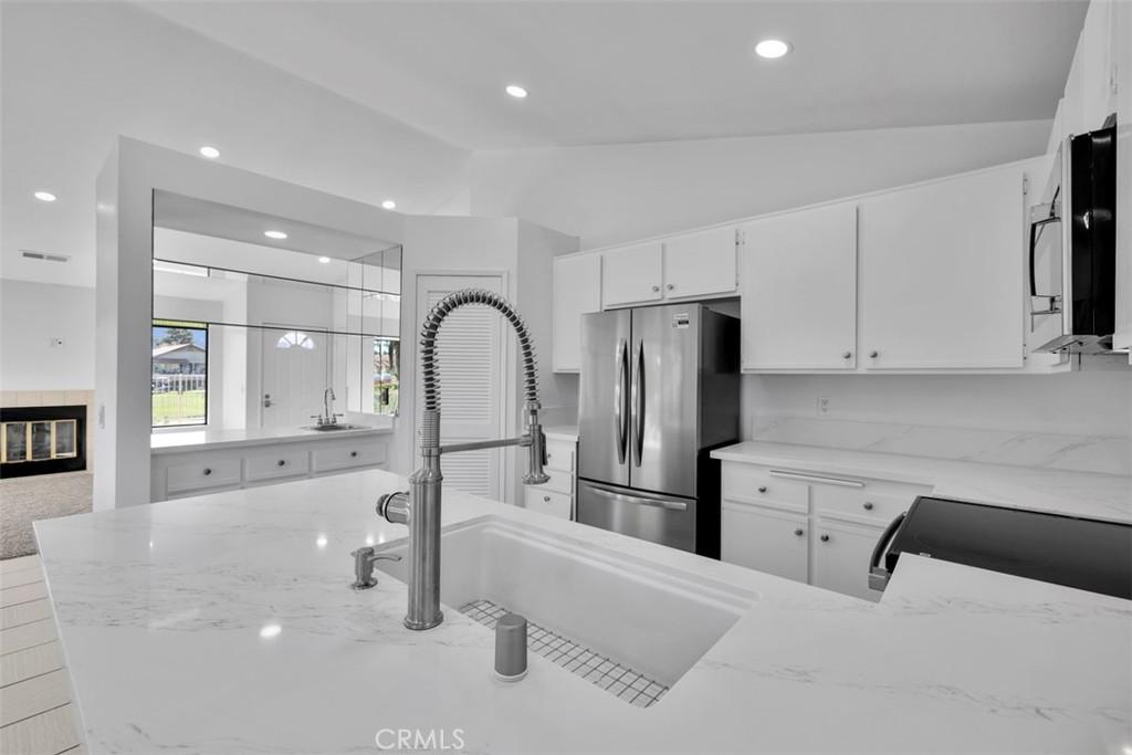 MLS #OC25266859 image #0