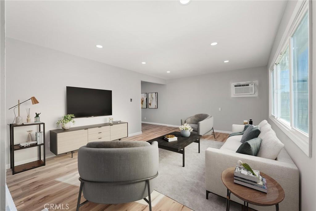 MLS #OC25267015 image #0