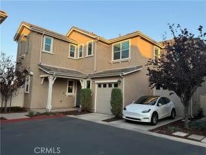 MLS #OC25267160 image #0