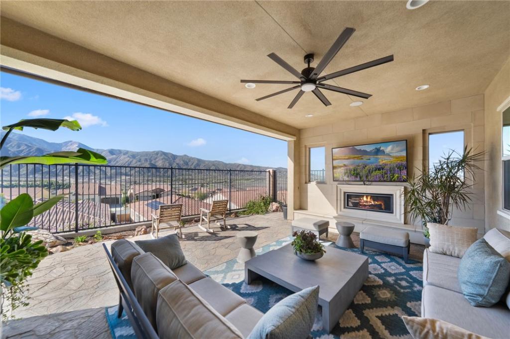 MLS #OC25267457 image #0