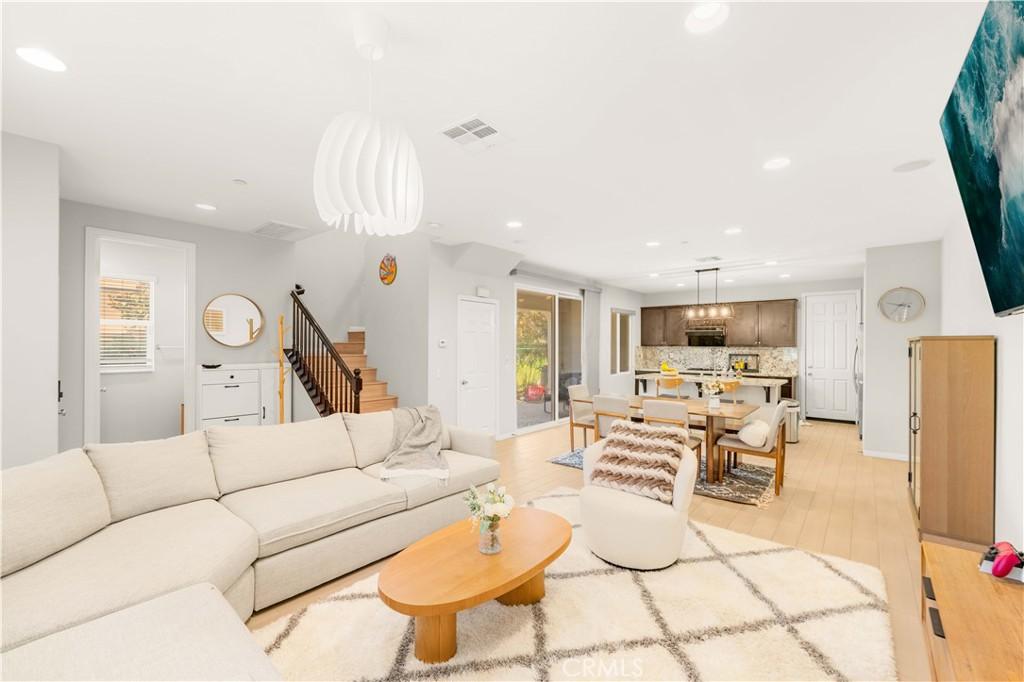 MLS #OC25267507 image #0