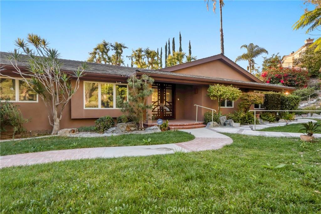 MLS #OC25267577 image #0