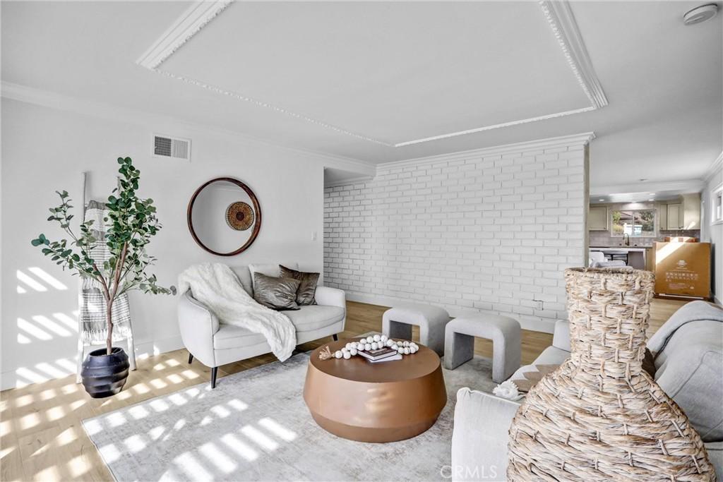 MLS #OC25267622 image #0