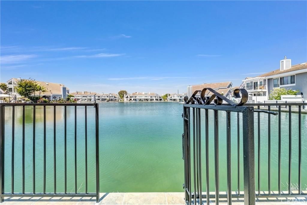 MLS #OC25267868 image #0