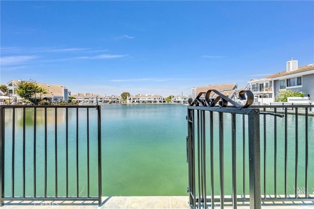 MLS #OC25267868 image #0