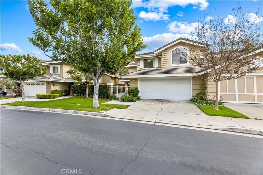 MLS #OC25268205 image #0