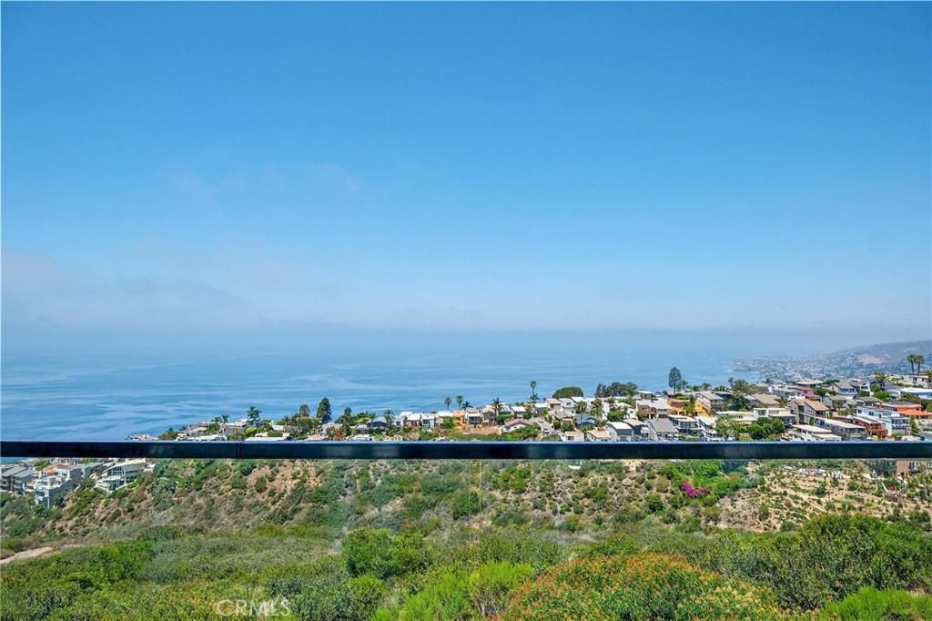 MLS #OC25268231 image #0