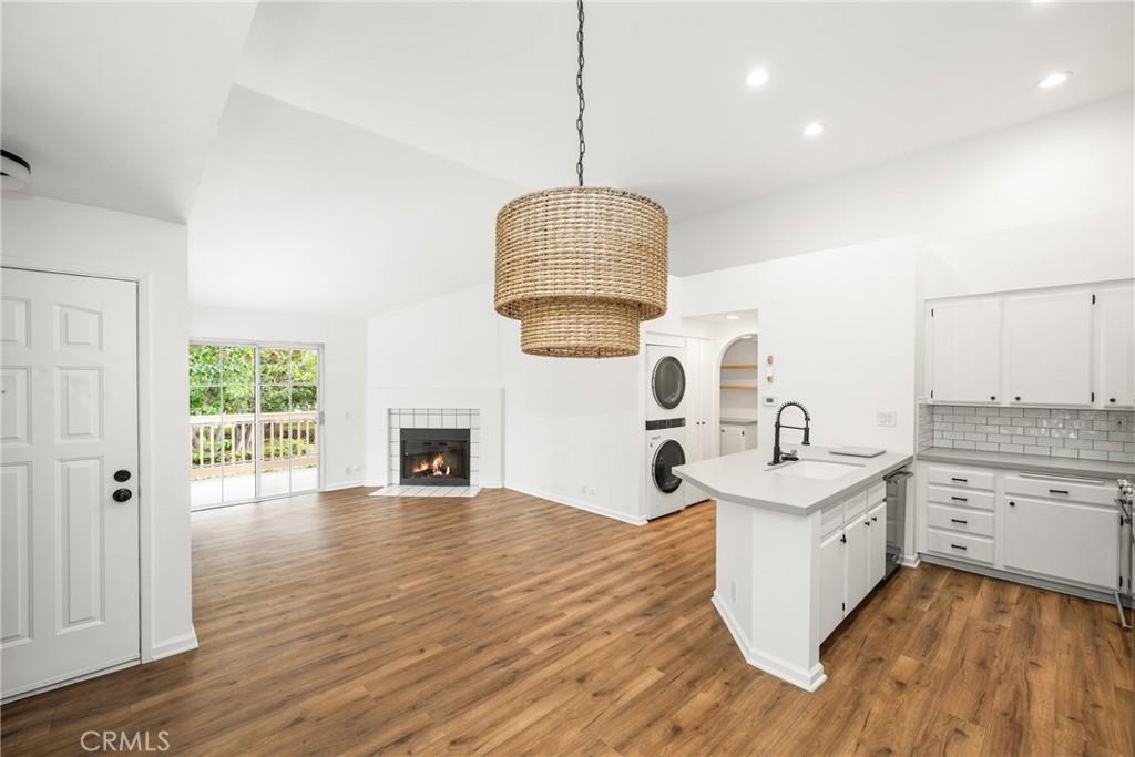 MLS #OC25268304 image #0