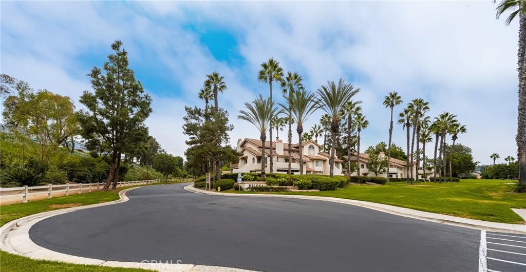 MLS #OC25268304 image #0