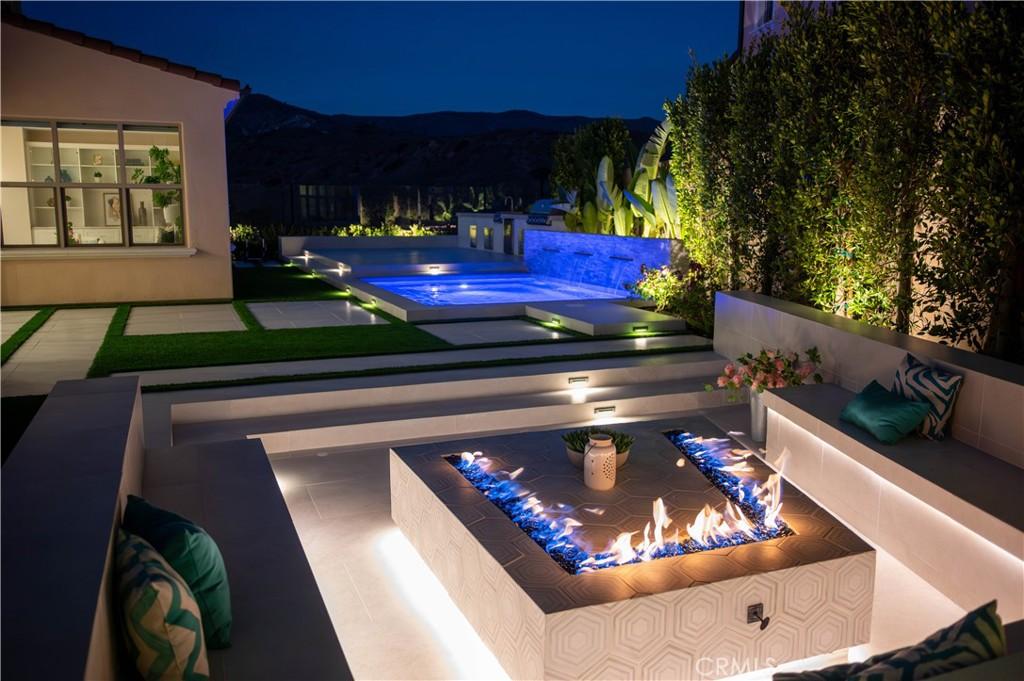 MLS #OC25268368 image #0