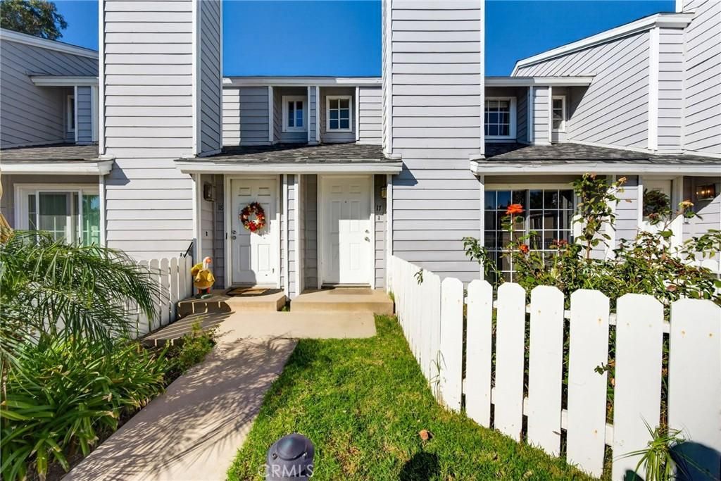 MLS #OC25268772 image #0