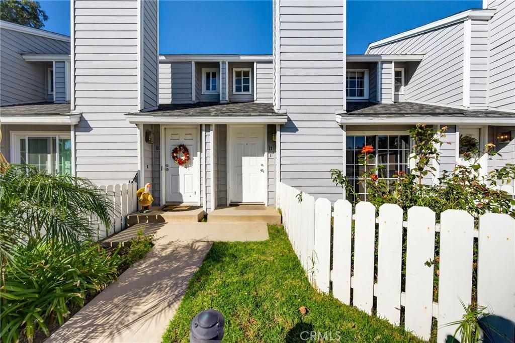 MLS #OC25268772 image #0