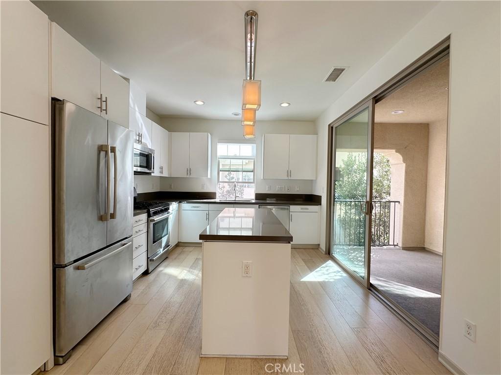 MLS #OC25268828 image #0