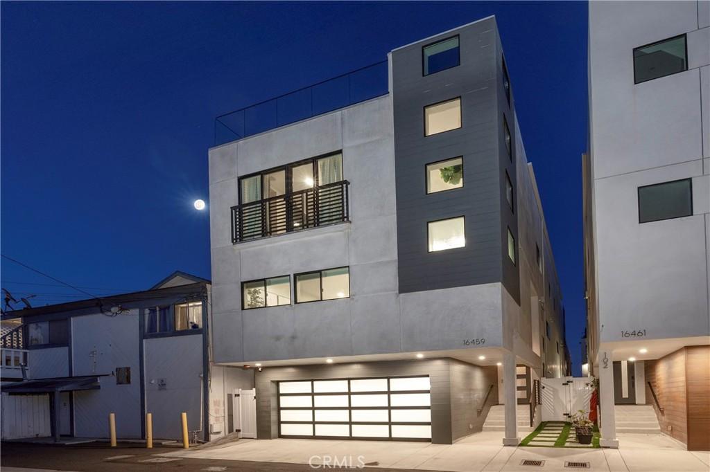 MLS #OC25268924 image #0