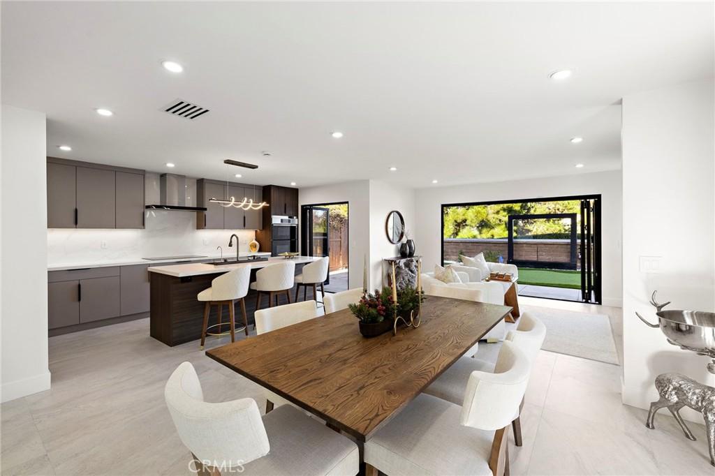 MLS #OC25270206 image #0