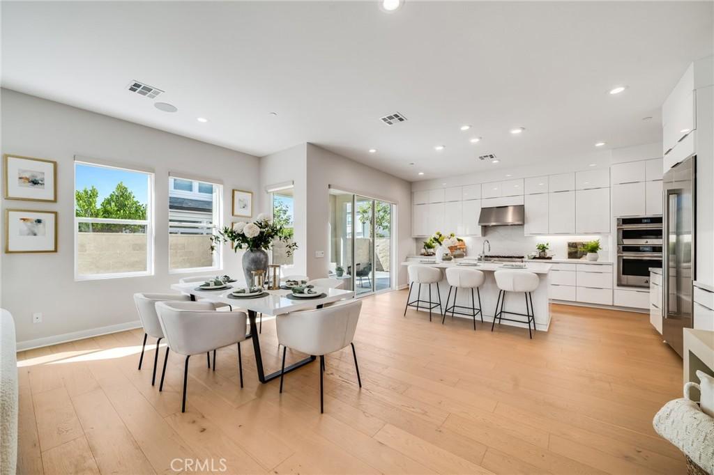 MLS #OC25113593 image #0