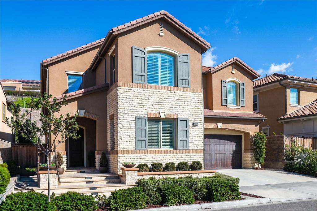 MLS #OC25270571 image #0