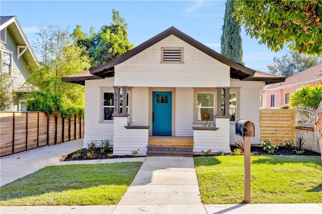 MLS #OC25270680 image #0