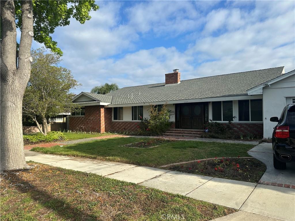 MLS #OC25270697 image #0