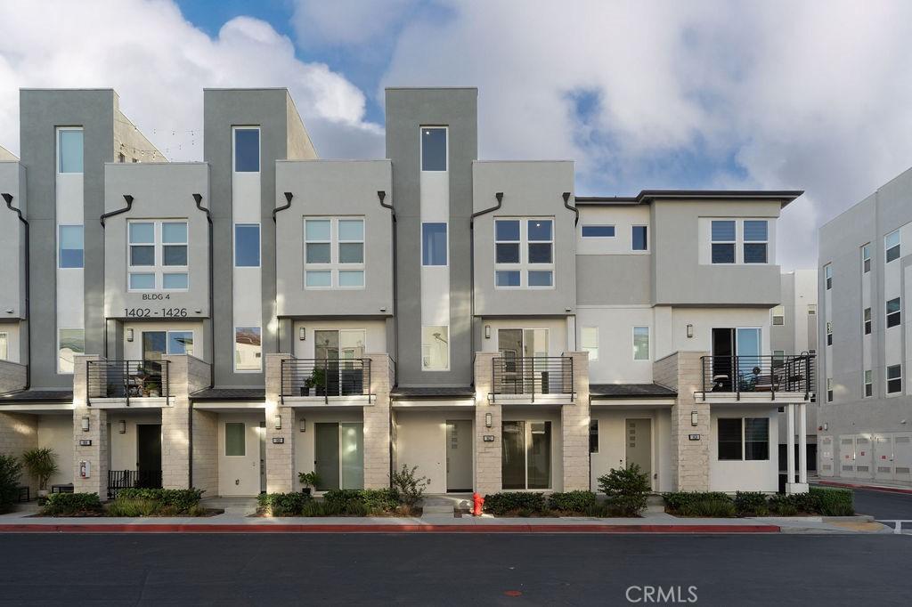 MLS #OC25270880 image #0