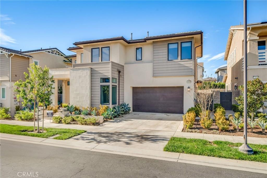 MLS #OC25271218 image #0