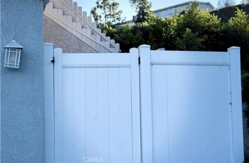 MLS #OC25271308 image #0