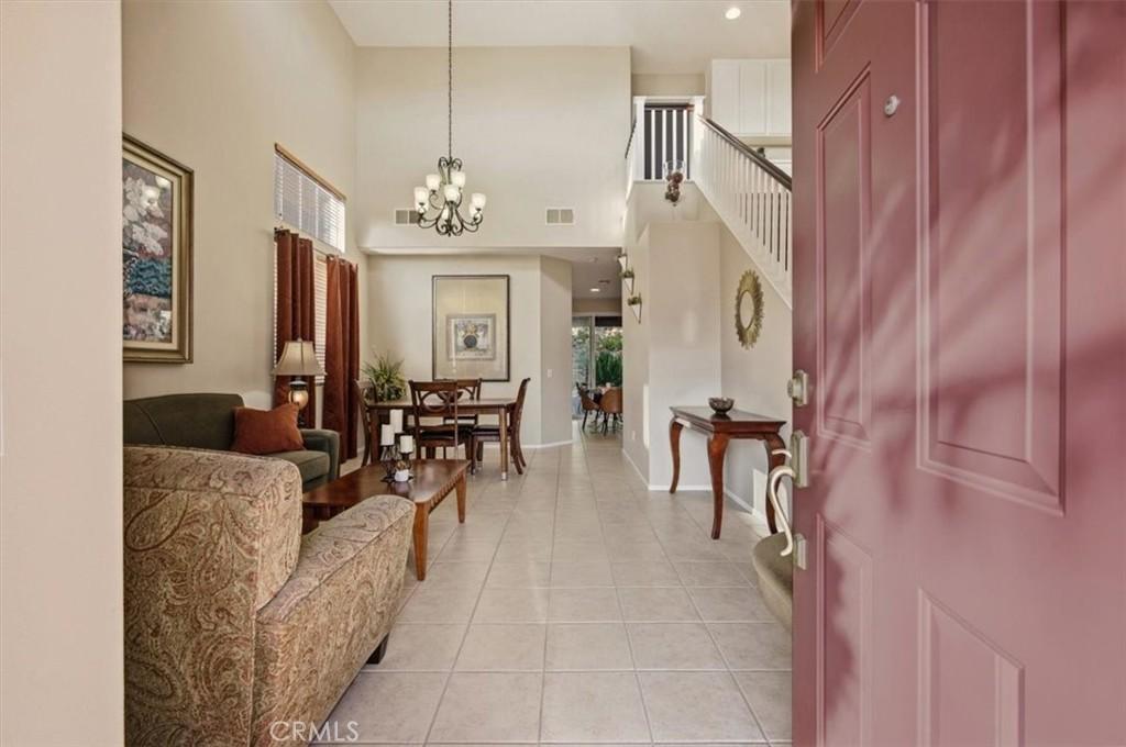 MLS #OC25271329 image #0