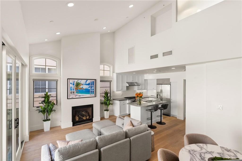 MLS #OC25271396 image #0