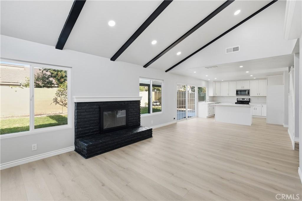 MLS #OC25271424 image #0