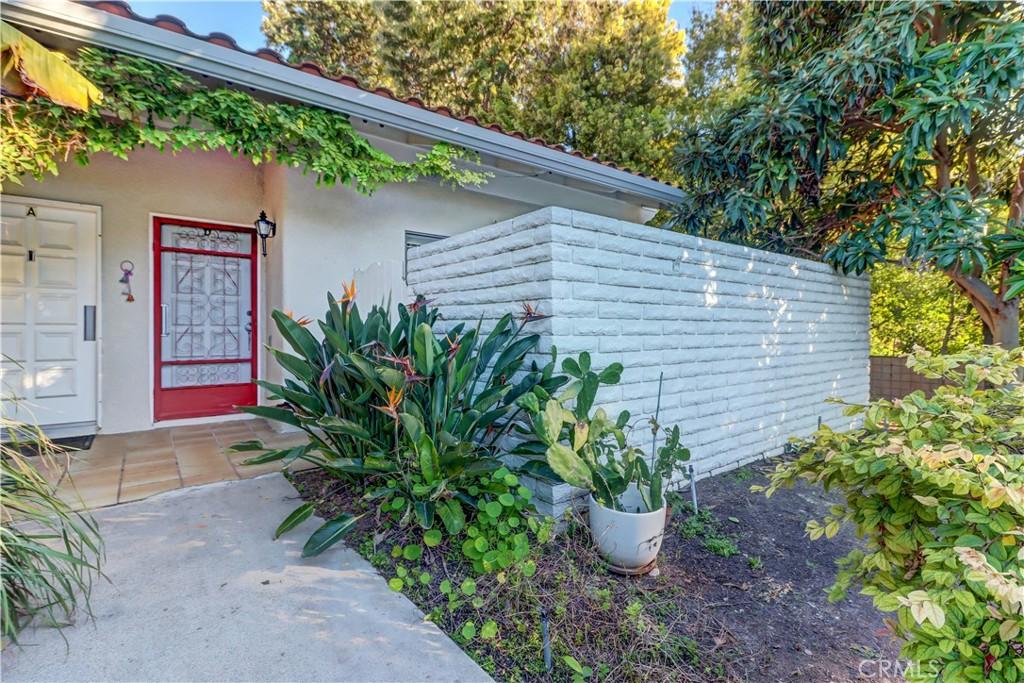 MLS #OC25271465 image #0