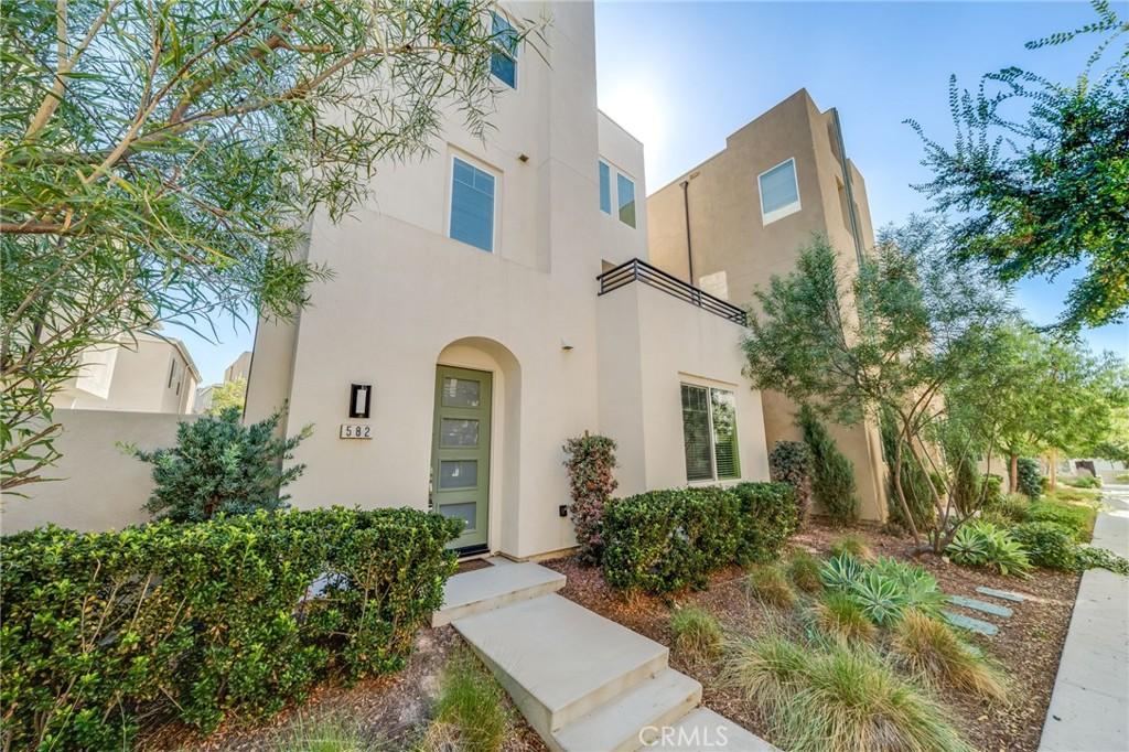 MLS #OC25271586 image #0