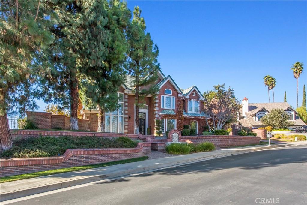MLS #OC25271709 image #0