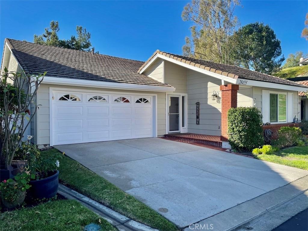 MLS #OC25271800 image #0