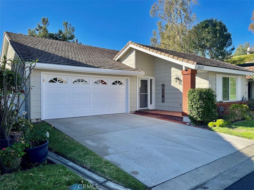 MLS #OC25271800 image #0