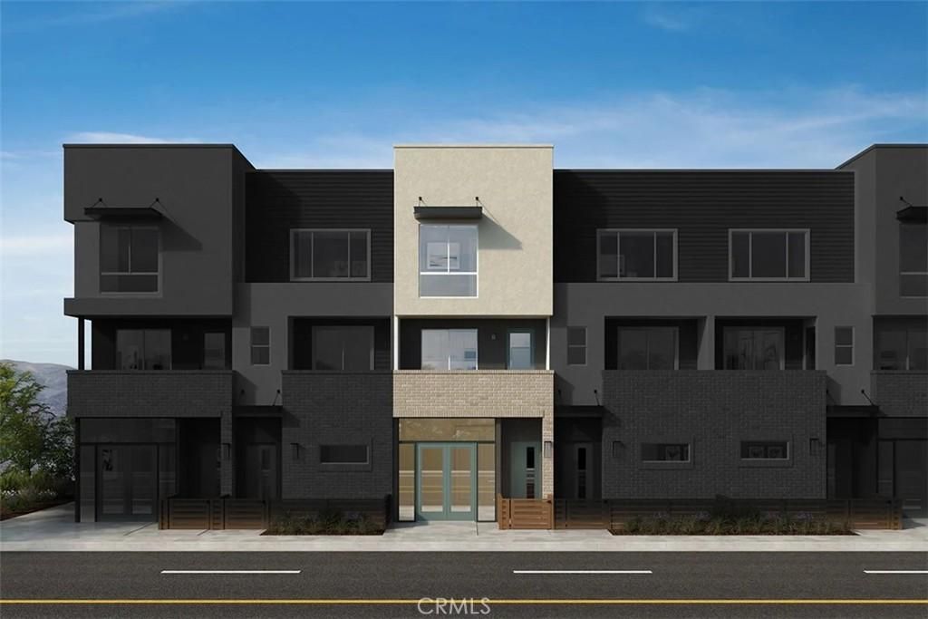 MLS #OC25271933 image #0