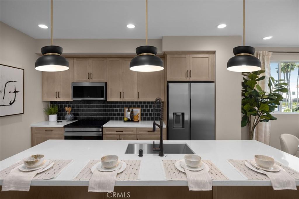 MLS #OC25271973 image #0