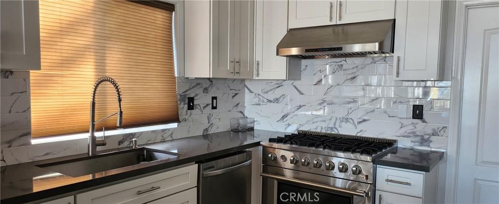 MLS #OC25272175 image #0