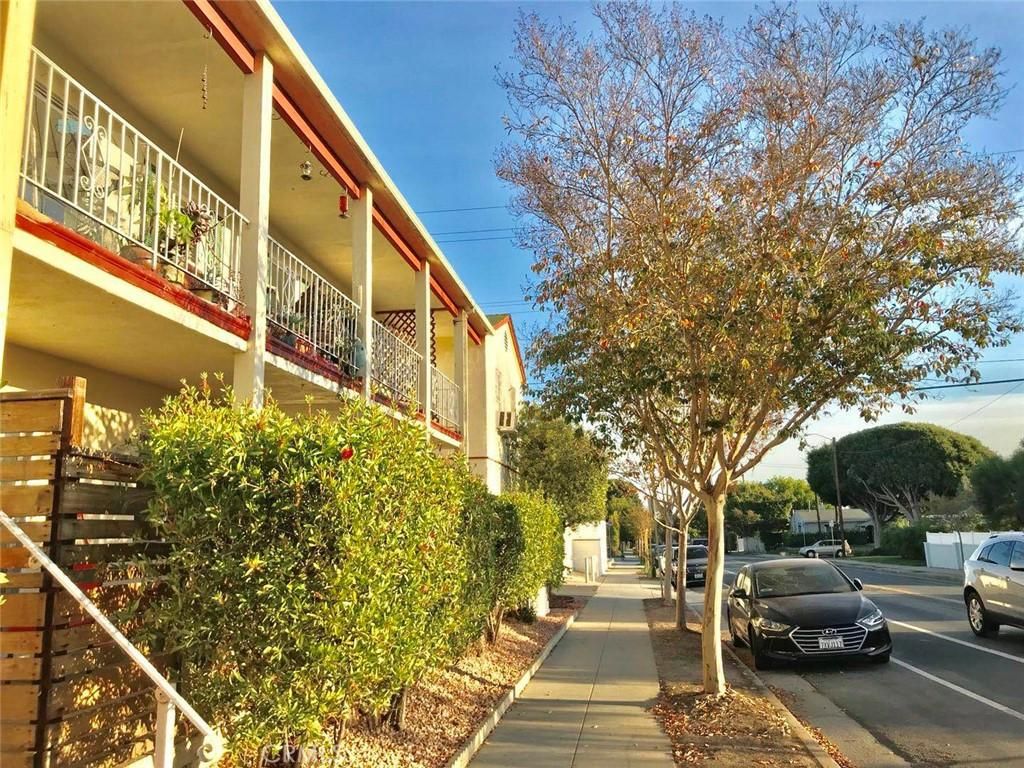 MLS #OC25272345 image #0