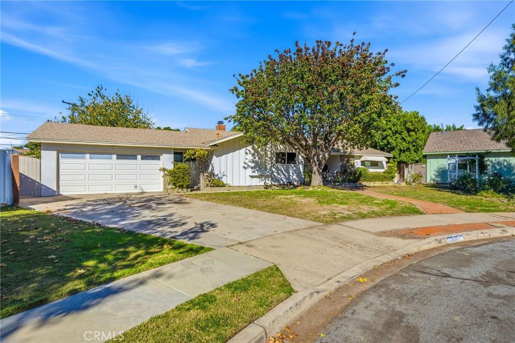 MLS #OC25272926 image #0