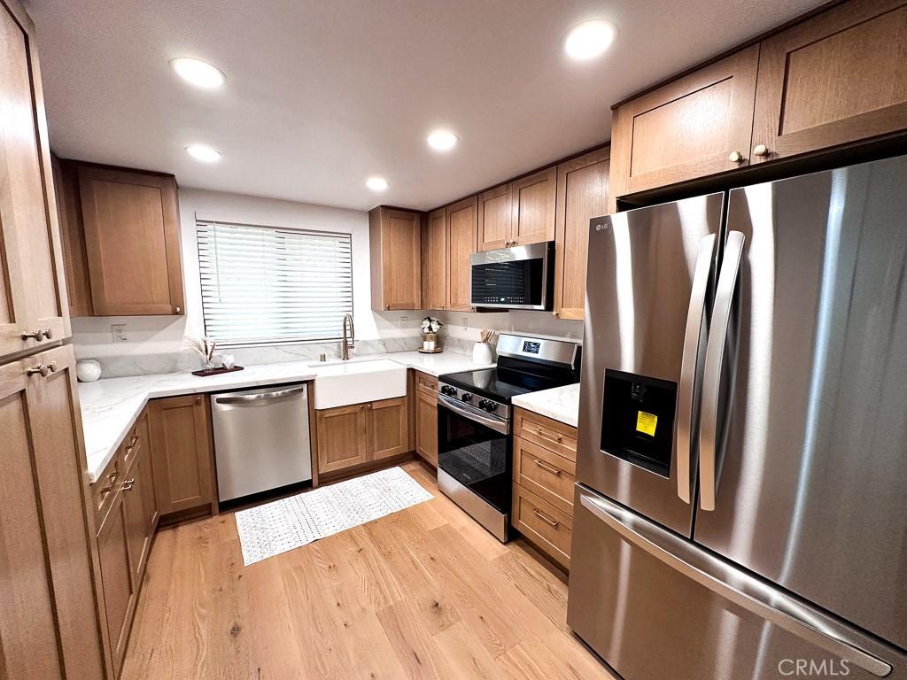 MLS #OC25273388 image #0