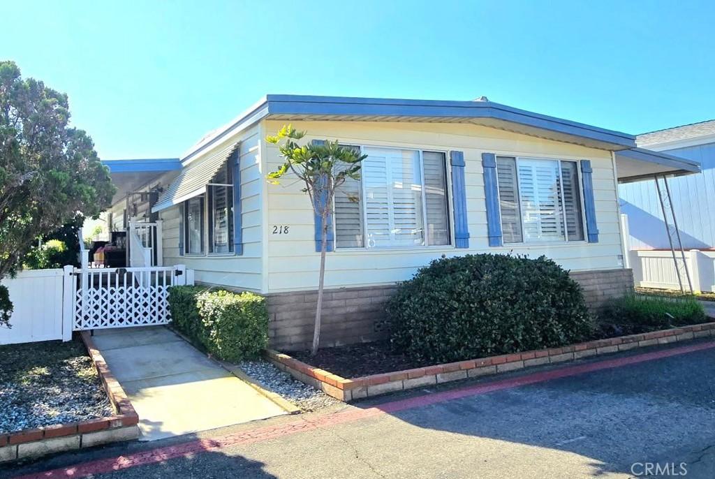 MLS #OC25273407 image #0