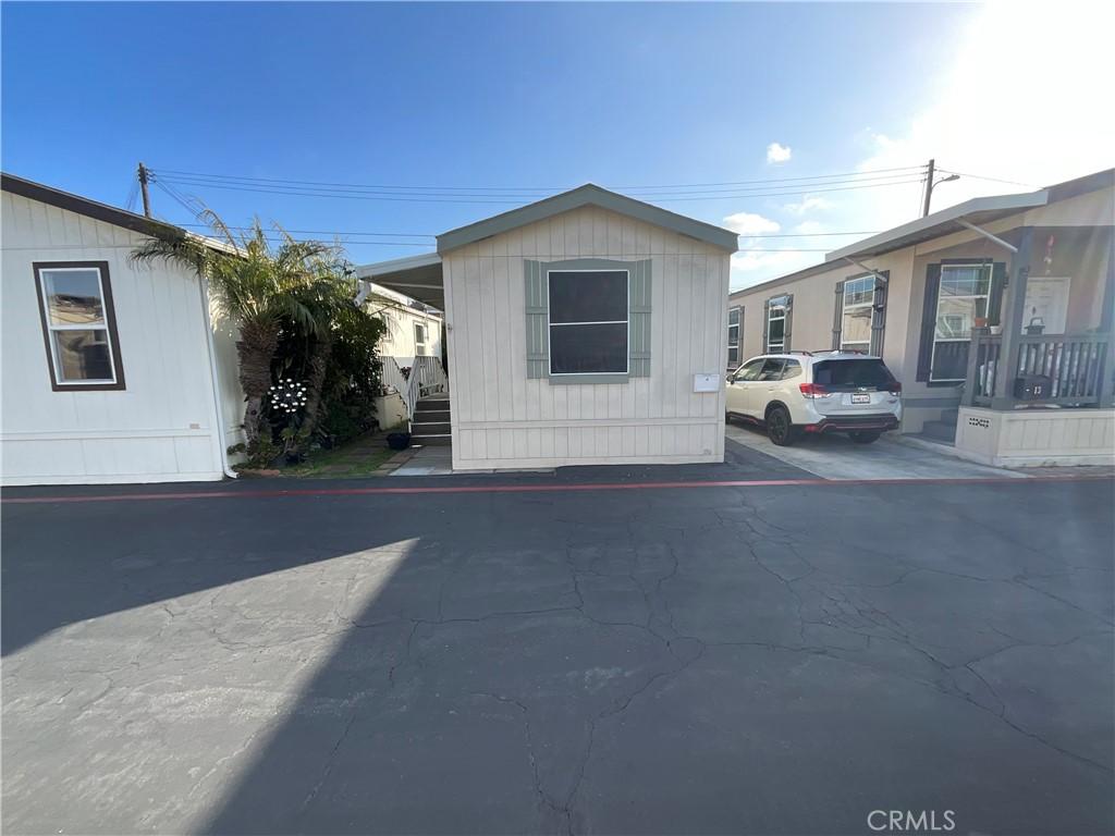 MLS #OC25273558 image #0