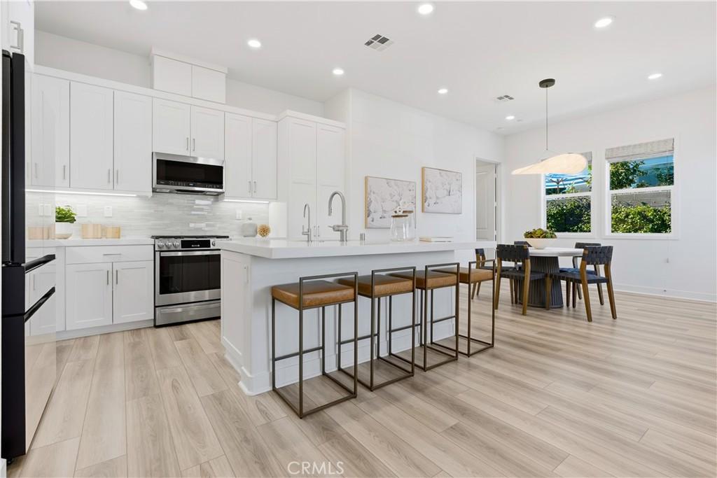 MLS #OC25273648 image #0