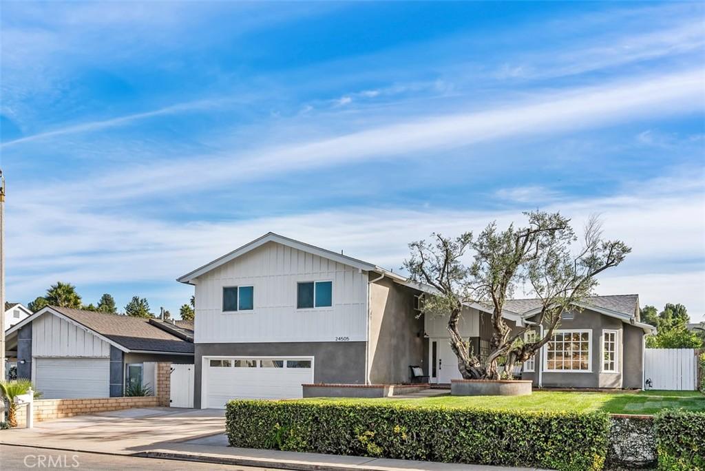 MLS #OC25274012 image #0